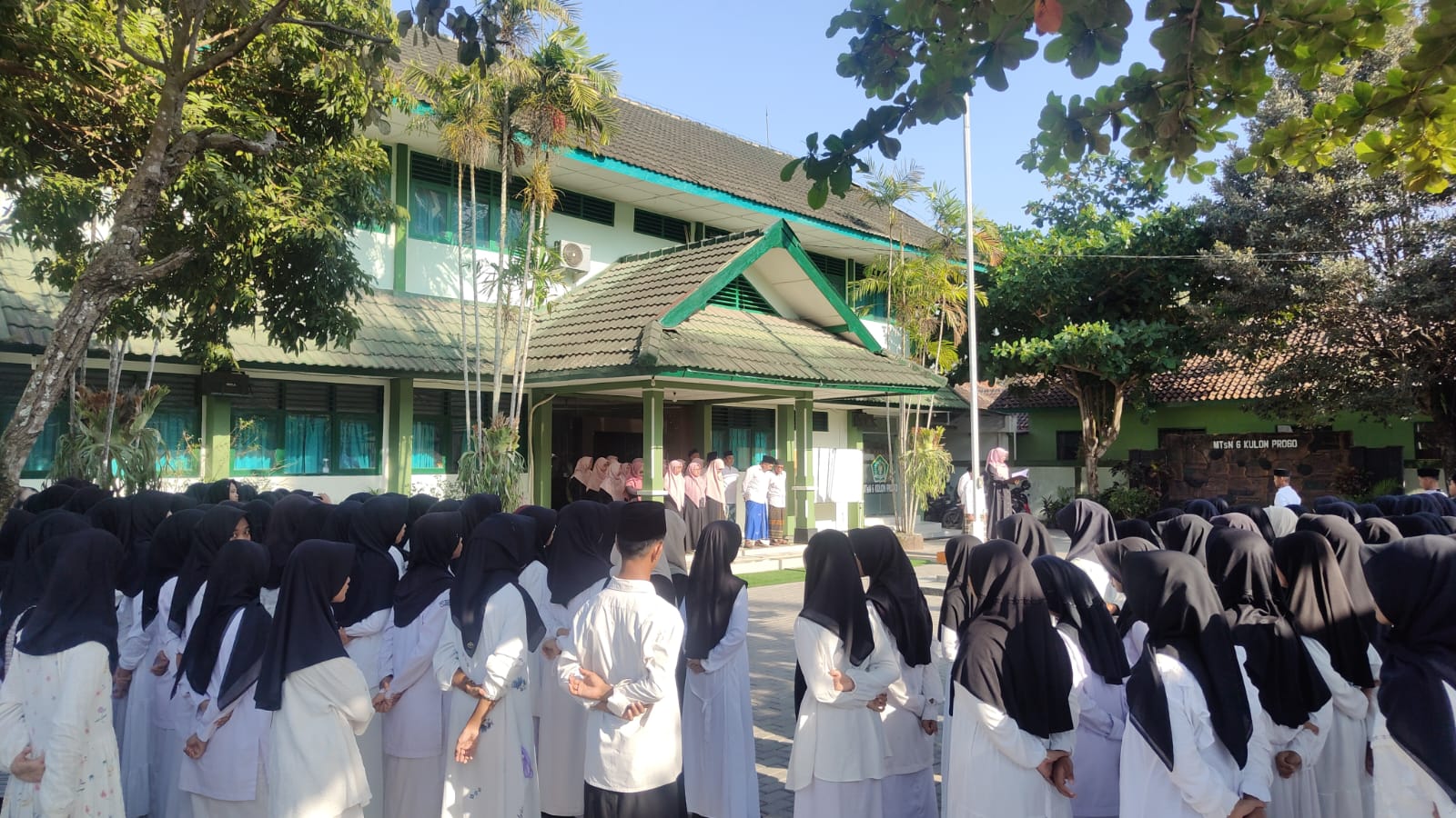 Gelorakan Semangat Santri Menguatkan Negeri, MTsN 6 Kulon Progo Peringati Hari Santri 2026